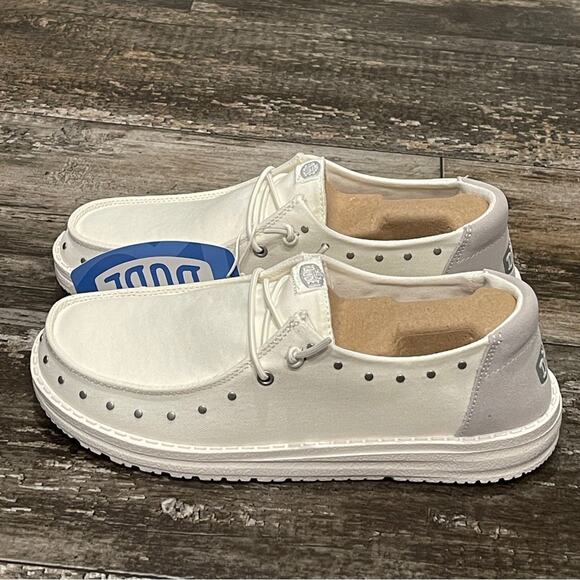 Hey Dude Shoes Womens Size 7 Wendy Star Studded White Comfy Beach Casual NEW - Picture 12 of 15